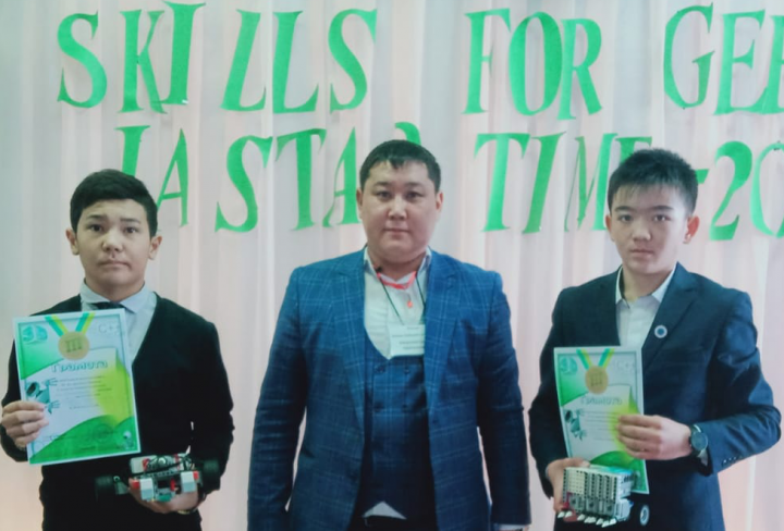 "ЖанайSecondary school  - бақша" КММ 2019-2020 оқу жылындағы  Работотехника  бойынша өткен аудандық чемпионатқа қатысқан 8-сынып оқушылары