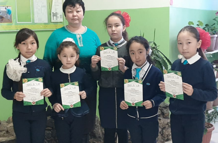"ЖанайSecondary school  - бақша" КММ 2019-2020 оқу жылындағы "Ақ бота"  республикалық  зияткерлік марафонына қатысып, 4-сынып оқушыларының жүлделі  І –орындармен марапатталулары