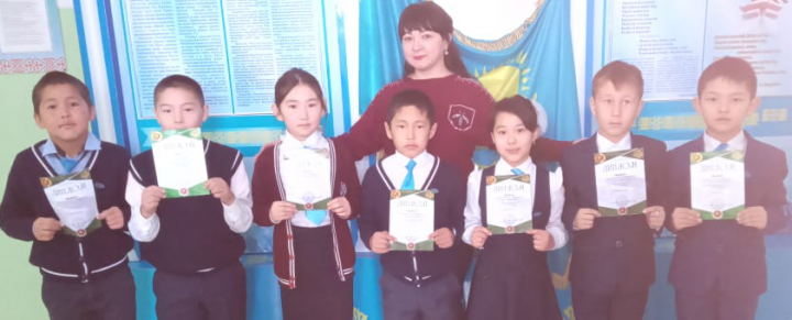 "ЖанайSecondary school  - бақша" КММ 2019-2020 оқу жылындағы "Ақ бота"  республикалық  зияткерлік марафонына қатысып, 3-сынып оқушыларының жүлделі І,ІІ,ІІІ –орындармен марапатталулары.