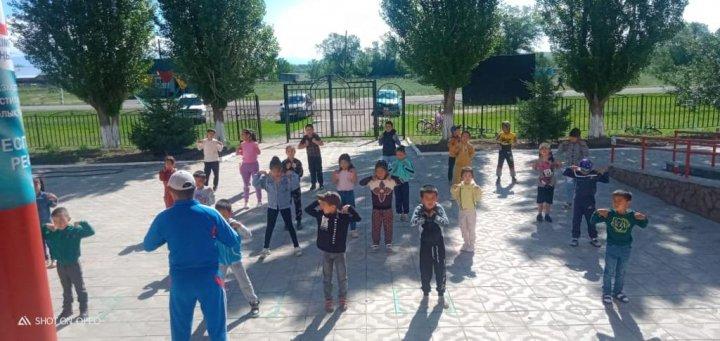 "Барлығы Балалар игілігі үшін!" "Балауса"  мектеп жанындағы жазғы демалыс ойын алаңының 6 ші күні