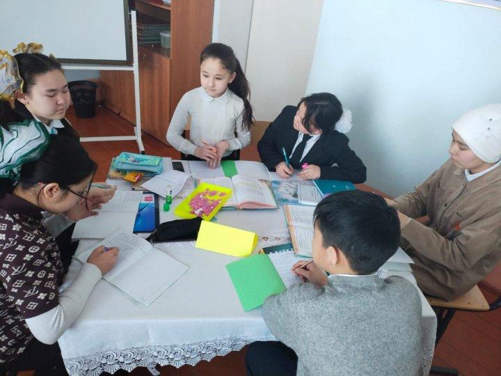 Жаратылыстану бірлестігі Математика пәні мұғалімі Абылхакова Ажар Мураткановна Тақырып: Қысқаша көбейту формулалары Максаты: Қысқаша көбейту формулаларын білу және қолдану
