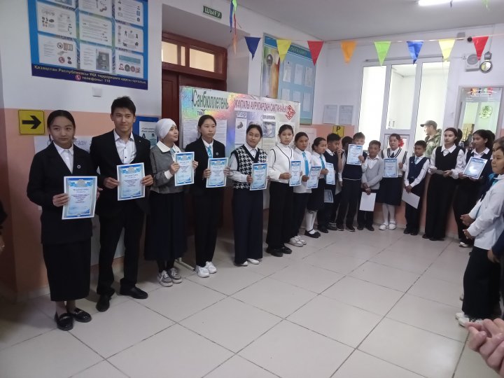 "ЖанайSecondary school -бақшасы"КММ "Тілдер шеруі" онкүндік апталық